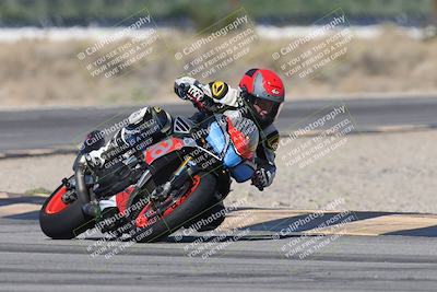 media/Oct-13-2025-Moto Forza (Mon) [[a66d839500]]/3-B Group/Session 3 (Turn 16)/